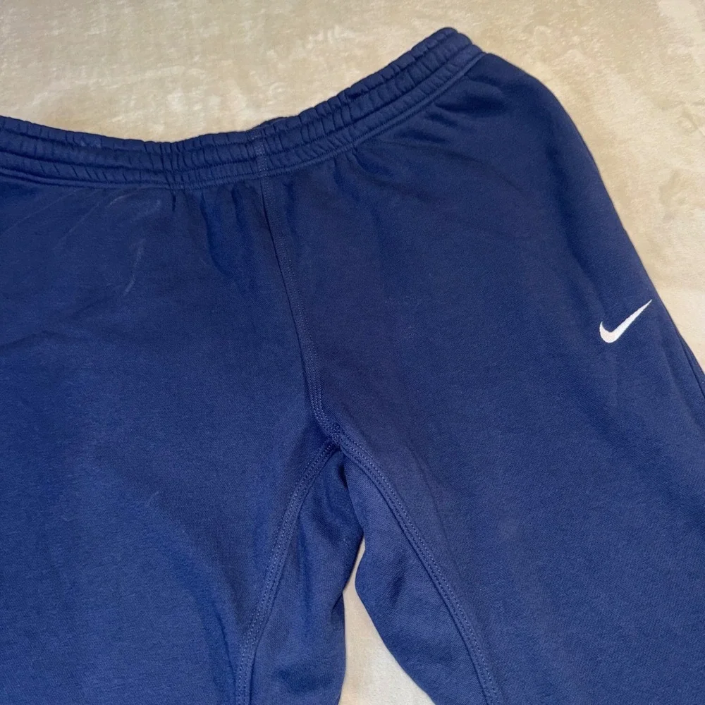 Nike sportswear club